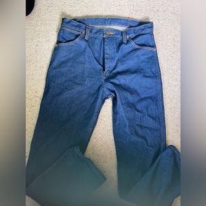 NEW WRANGLER blue jeans